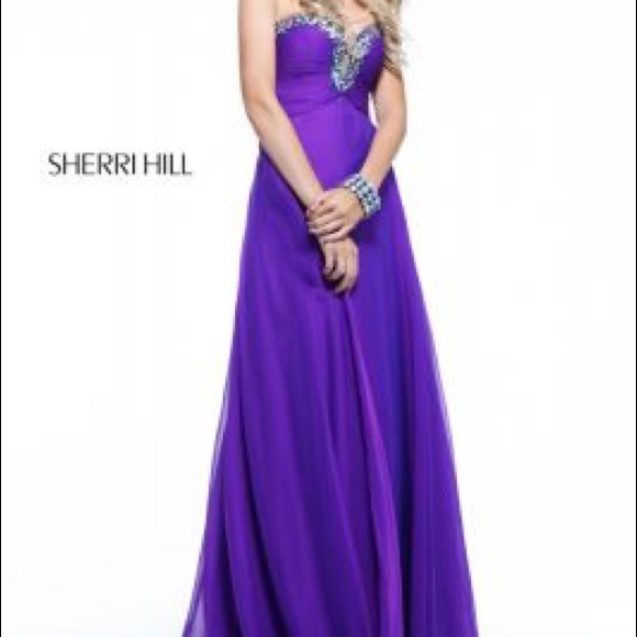Prom dress by Sherri Hill - Picture 3 of 12
